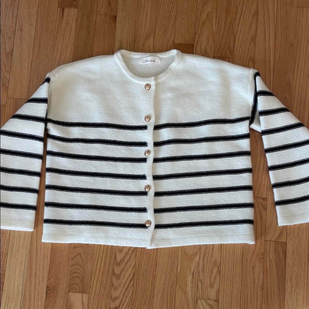 NWOT Alicedudu cardigan